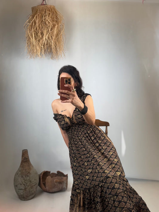 İpek omuz kollu uzun ipek elbise